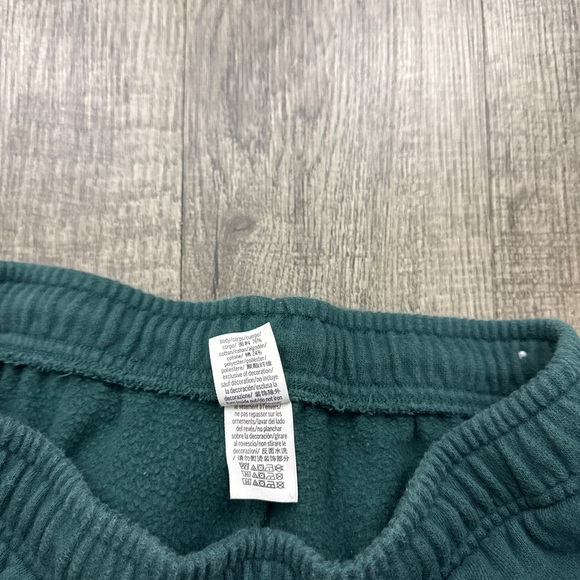 PINK Victoria’s Secret Cropped Capri Gameday Club Fleece Sweatpants - Picture 6 of 8